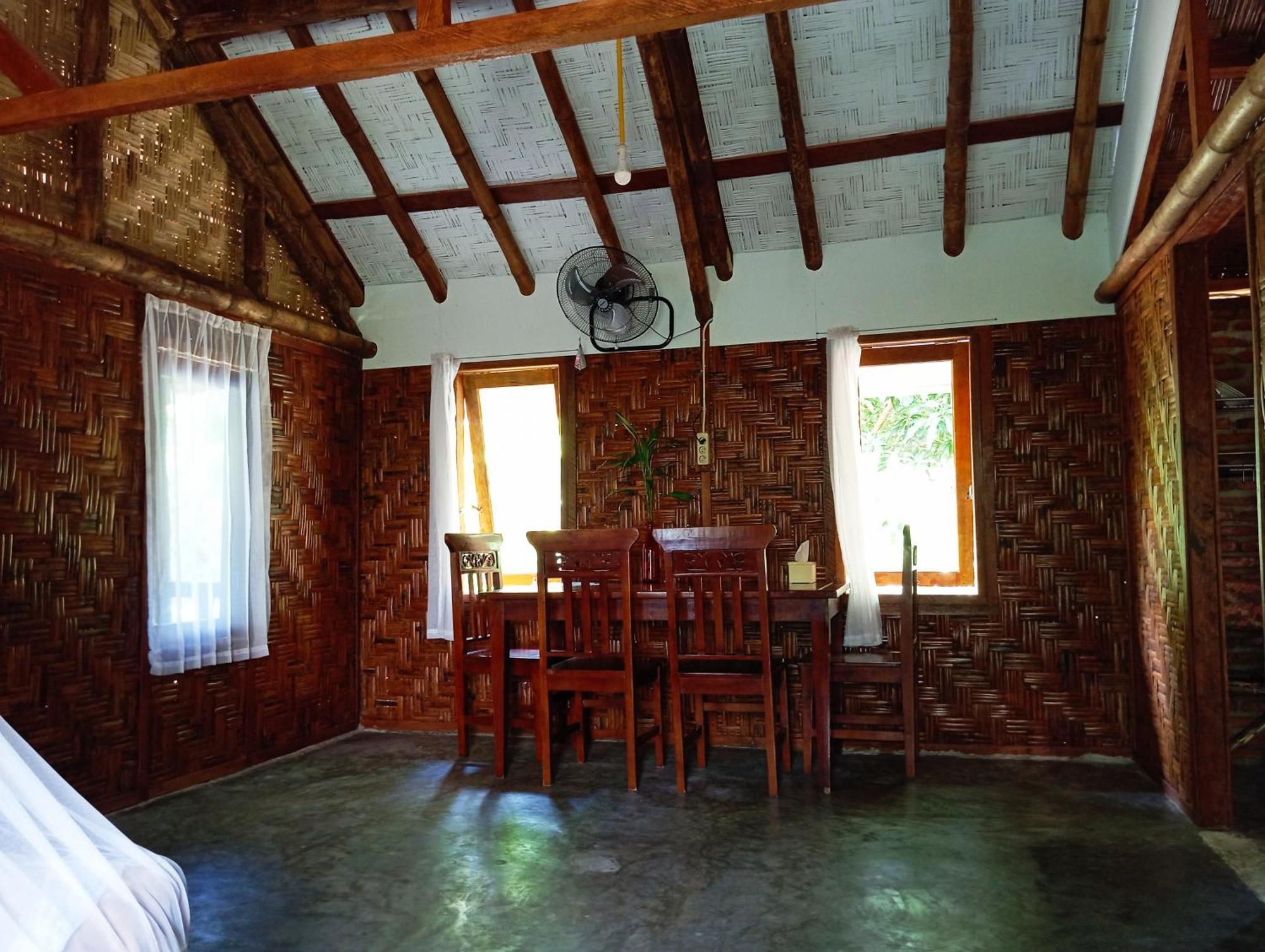 Magpie Homestay & Jungle Trekking Especially For Guest Trekking With Us Bukit Lawang Exteriör bild