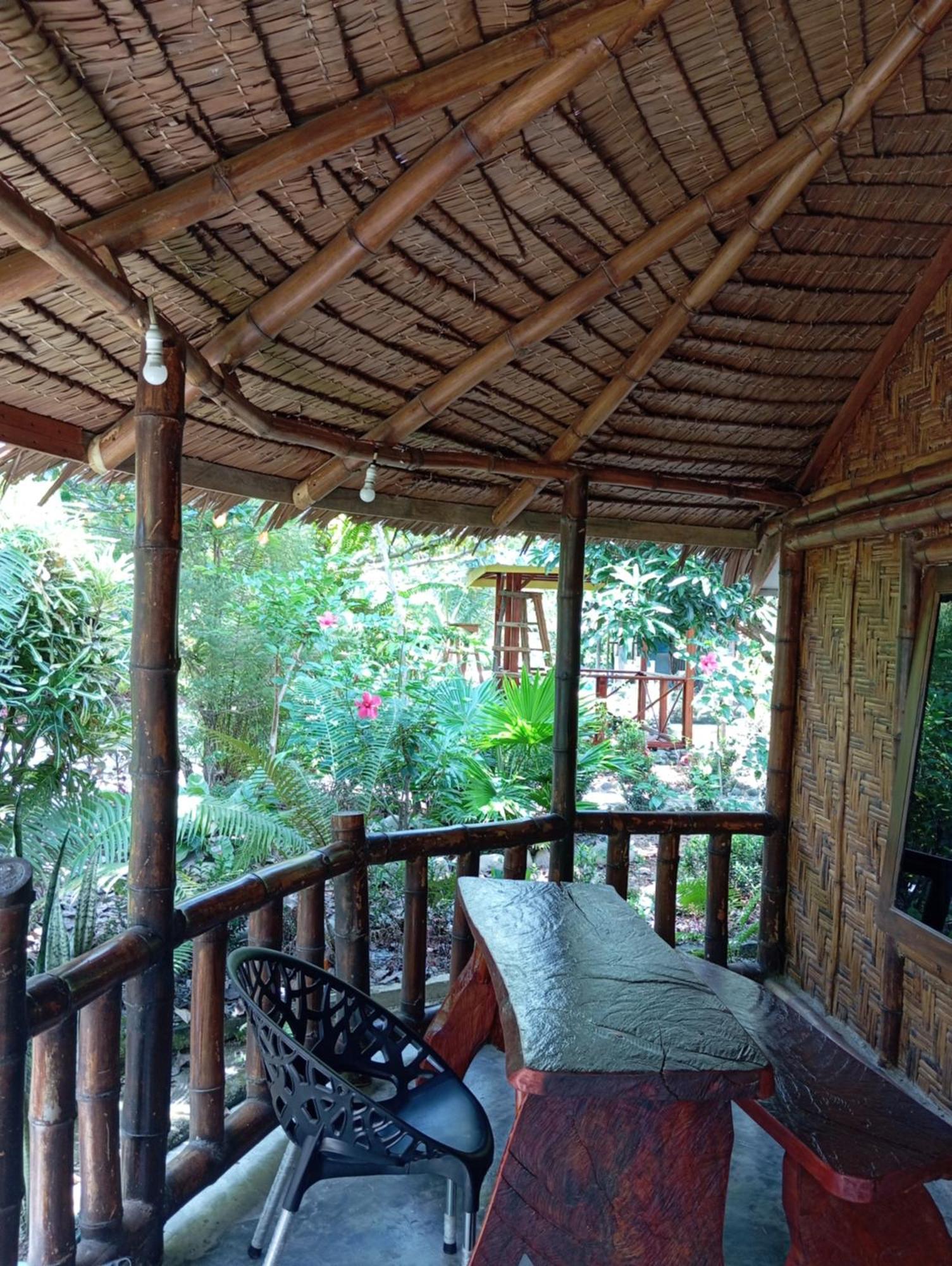 Magpie Homestay & Jungle Trekking Especially For Guest Trekking With Us Bukit Lawang Exteriör bild